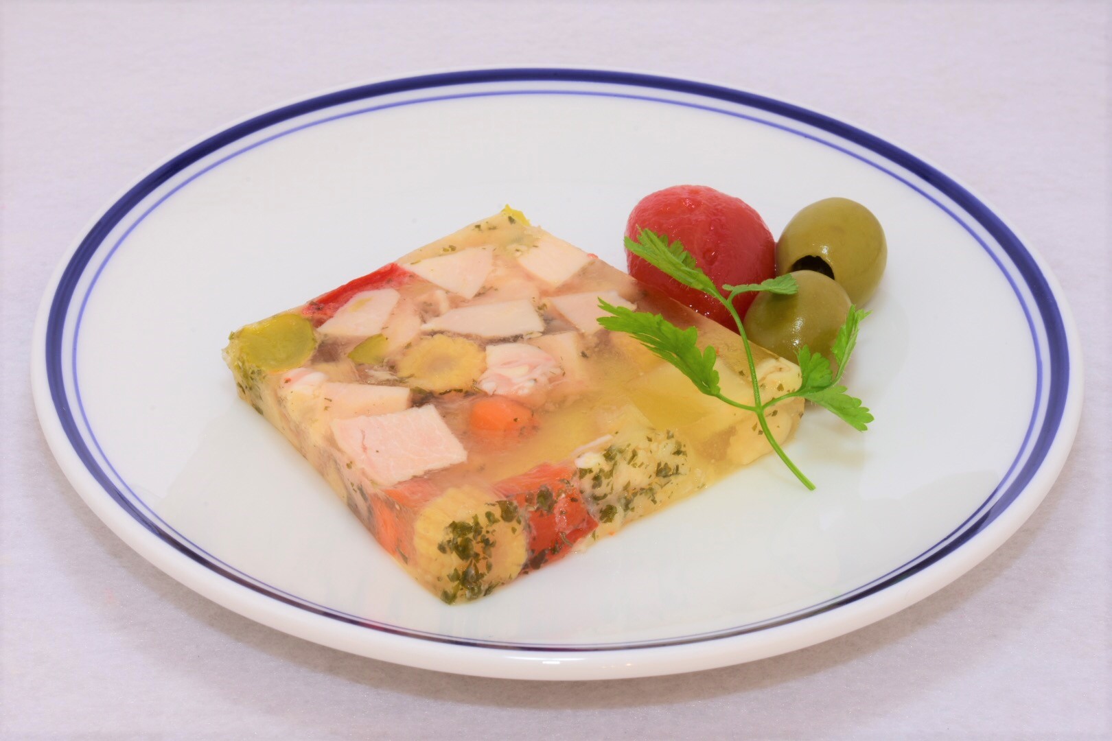 鶏肉とピクルスのアスピック